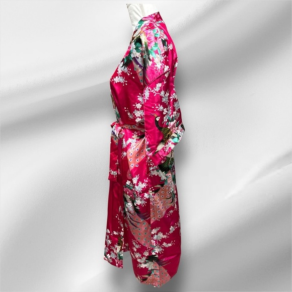 NWT Silk Peacock and Floral Robe with Wrap Design - Picture 2 of 7